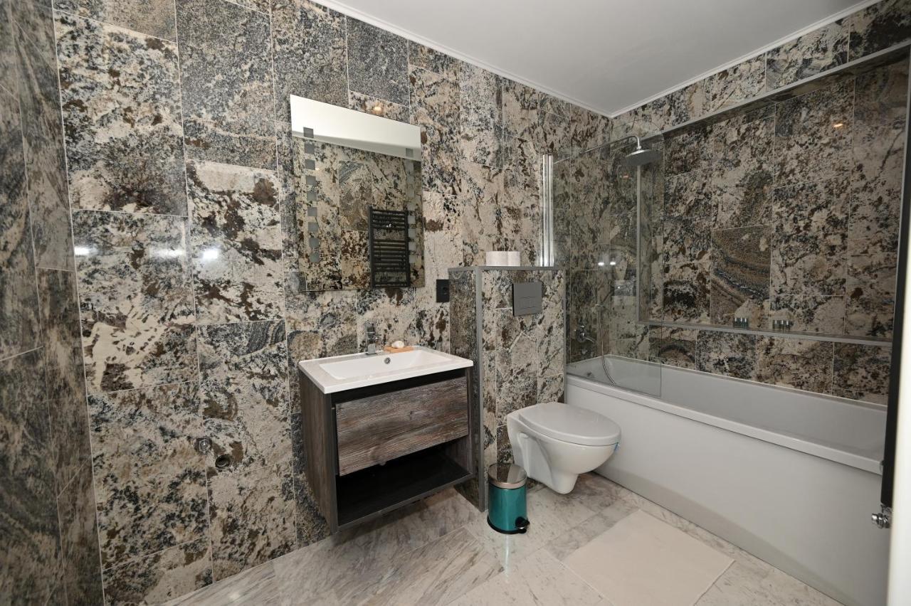 R&B Apartments Predeal Bagian luar foto