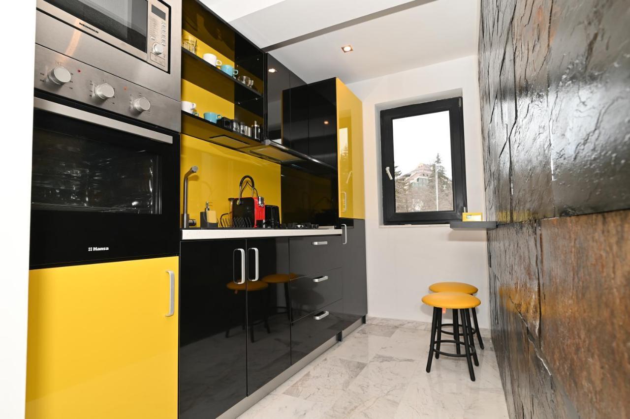 R&B Apartments Predeal Bagian luar foto