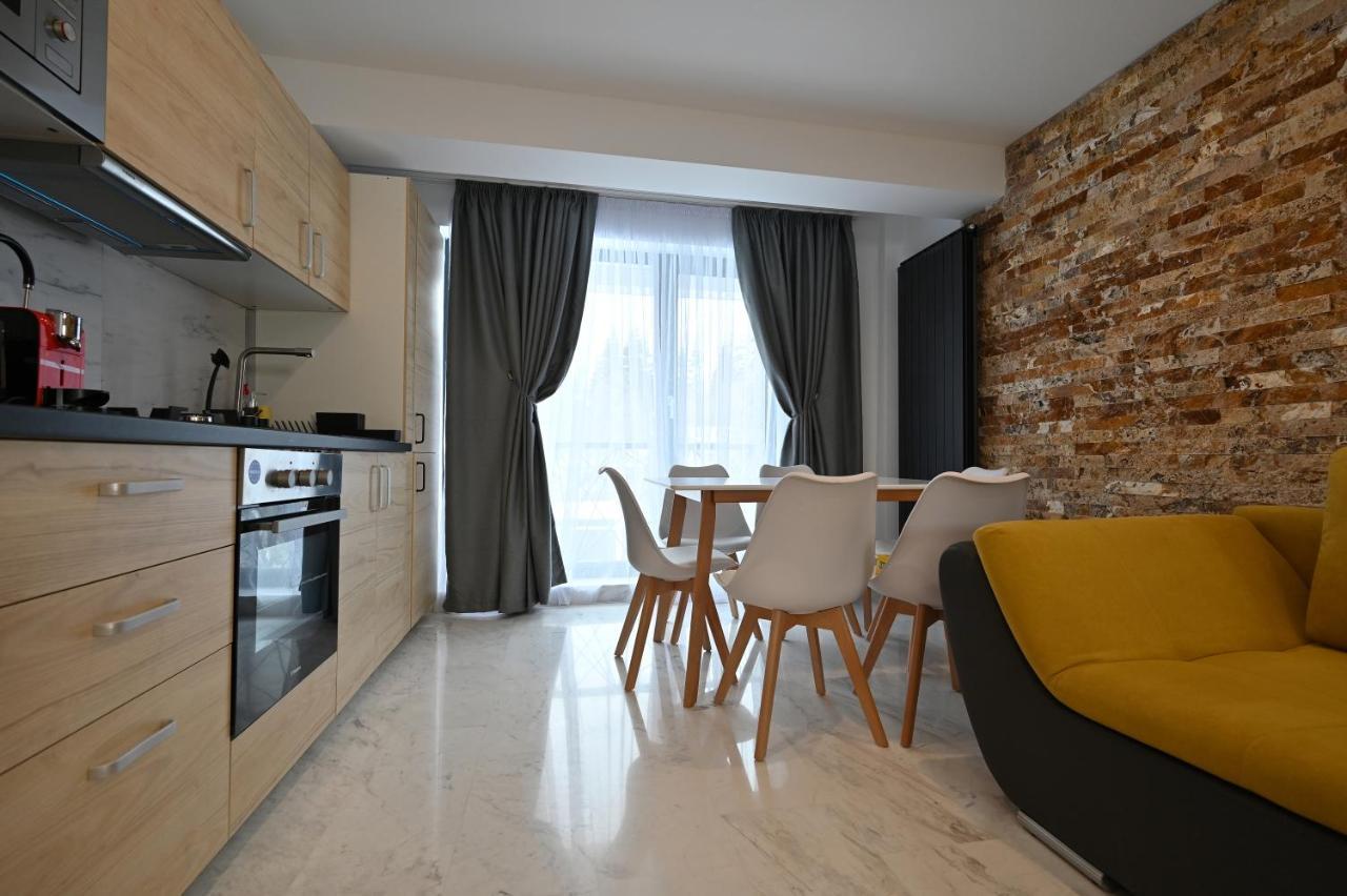 R&B Apartments Predeal Bagian luar foto