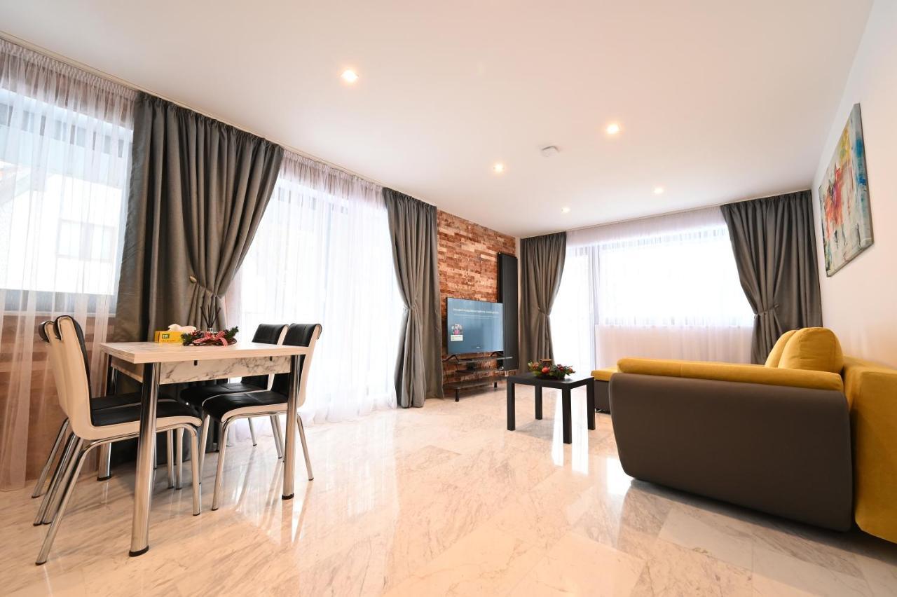 R&B Apartments Predeal Bagian luar foto