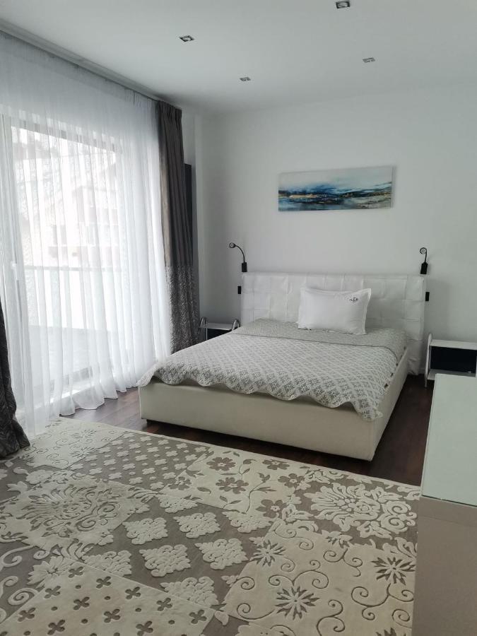 R&B Apartments Predeal Bagian luar foto